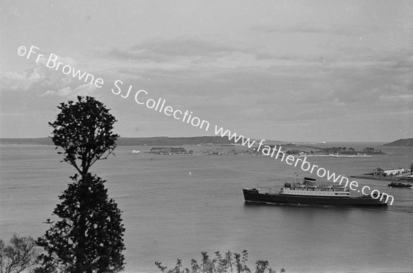 HARBOUR WITH SS INNISFALLEN